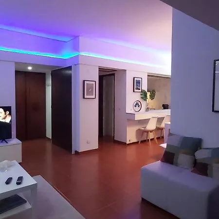 Blue Lighthouse Apartment *