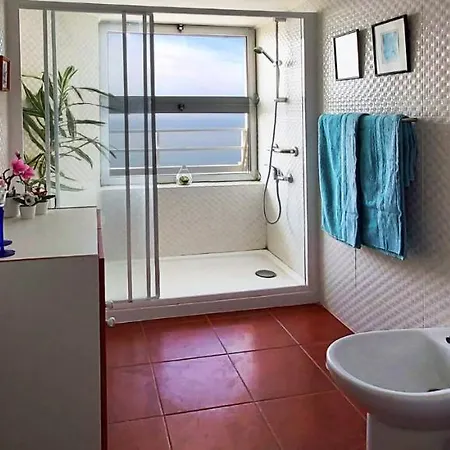 Blue Lighthouse Apartment *
